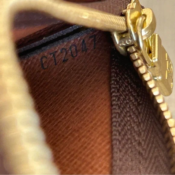 Louis Vuitton Monogram Key Pouch - Picture 8 of 12